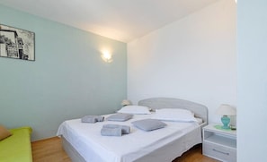 2 bedrooms, Internet, bed sheets