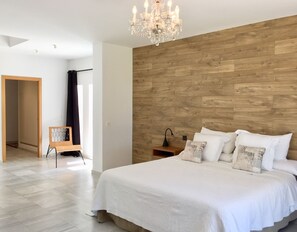 5 bedrooms, in-room safe, iron/ironing board, travel crib - Modern Villa in Marbella - Private Heated Pool, BBQ & Golf Views (Marbella)