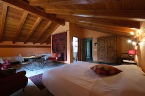 1 bedroom, desk, free WiFi, bed sheets