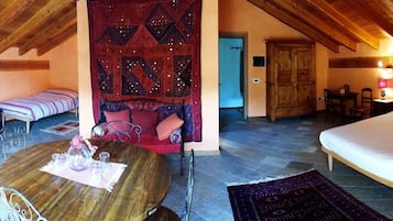 1 Schlafzimmer, Schreibtisch, Reisekinderbett, kostenloses WLAN