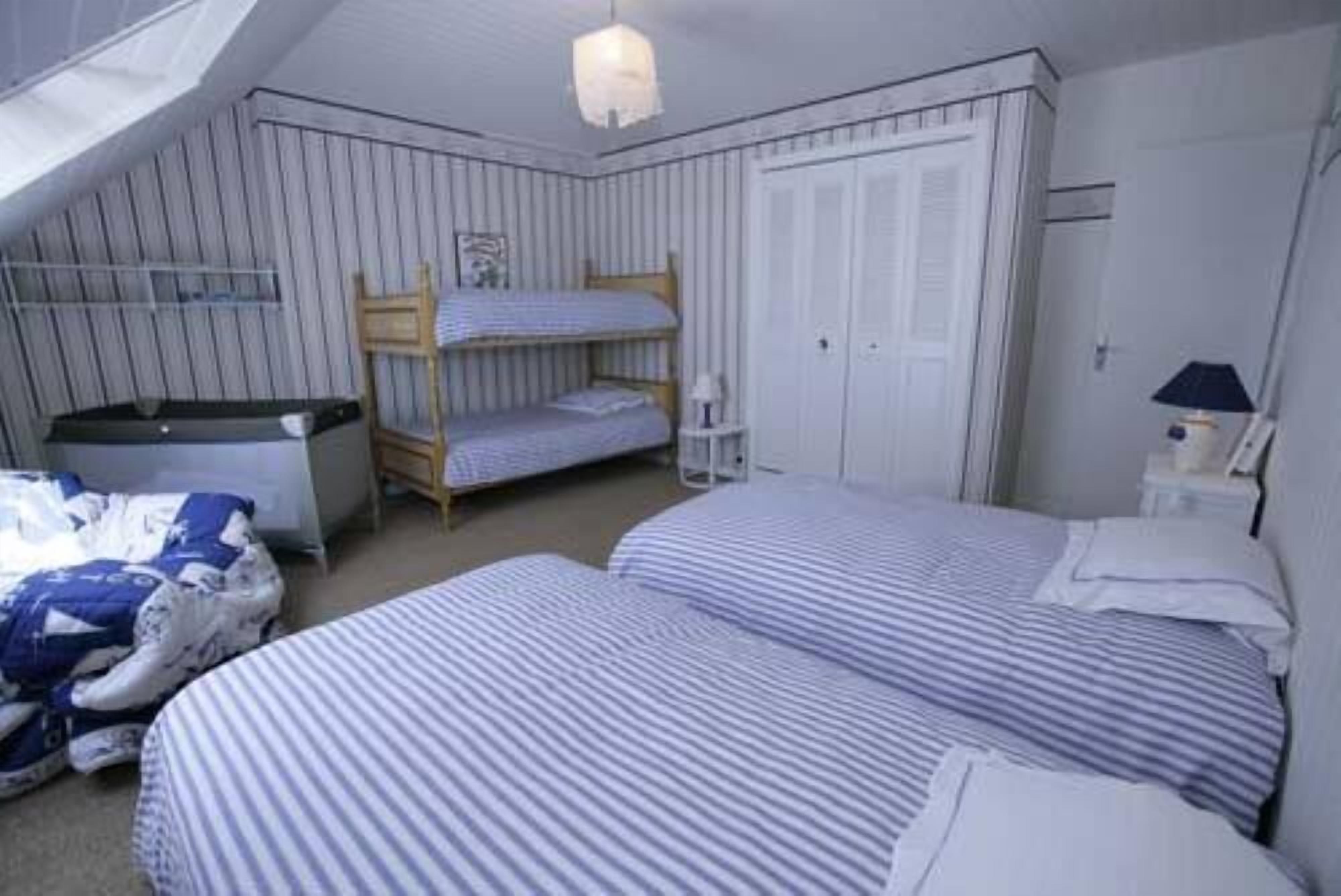 Feet in the water, our holiday villa overlooking the Chausey Islands, 10 km from Granville