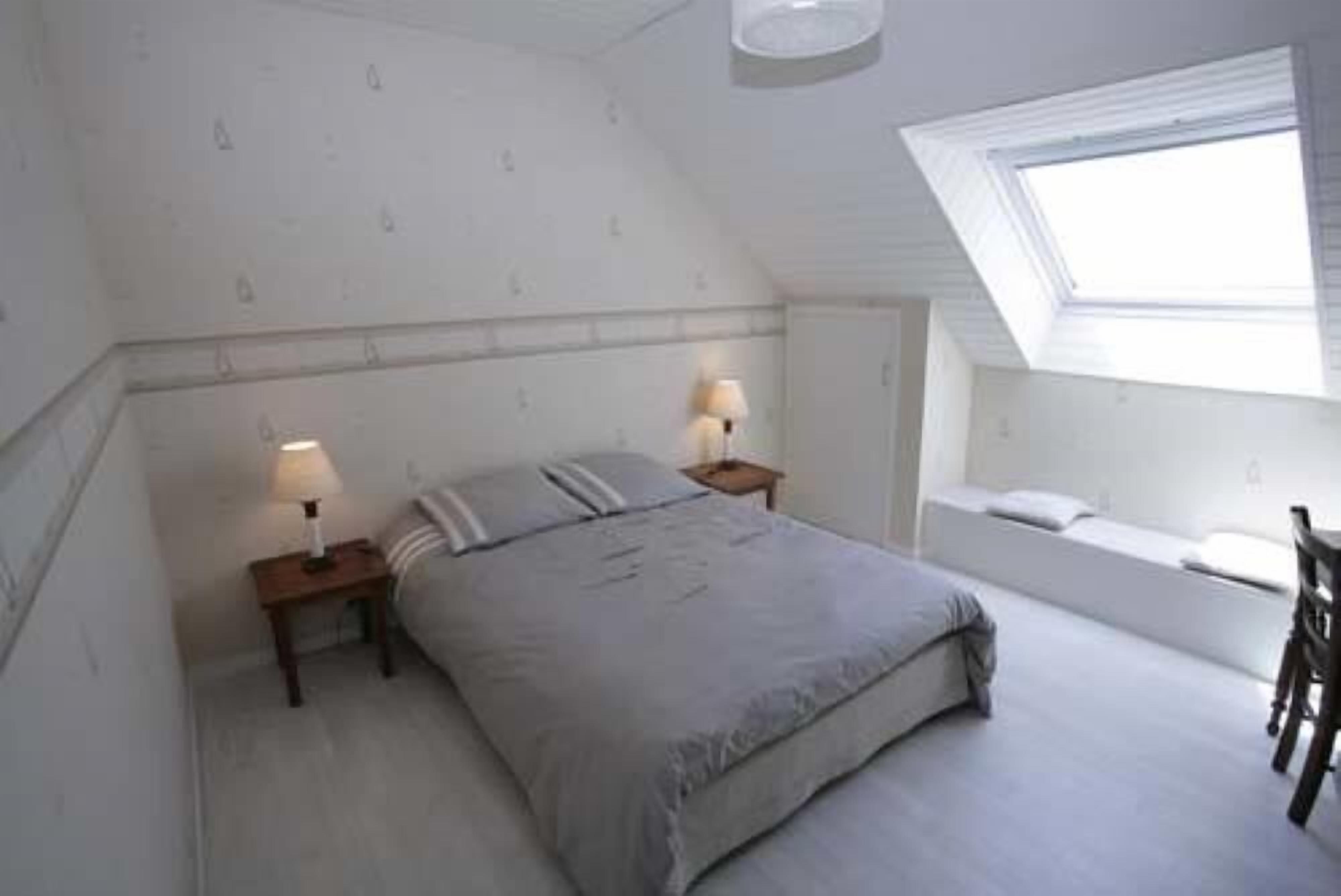 Feet in the water, our holiday villa overlooking the Chausey Islands, 10 km from Granville