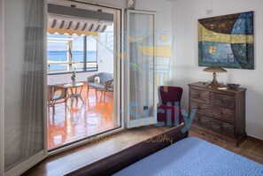 5 bedrooms, iron/ironing board, Internet, bed sheets - Villa San Giorgio -Villas for Rent Cinisi, Sicily, Italy (Cinisi)