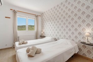 3 bedrooms, in-room safe, iron/ironing board, WiFi - Beautiful villa with private pool, super quiet area (Benitachell)