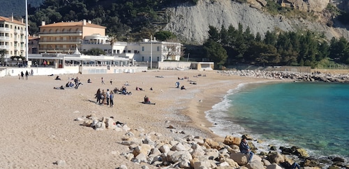 Cassis, T3-Wohnung im Herzen des Dorfes. Hafen, Strände und Bäche zu Fuß.