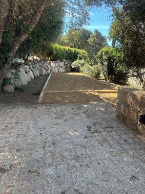 Property grounds - Villa with heated pool between Porto Vecchio and Bonifacio 10 minutes from the beaches (Figari)