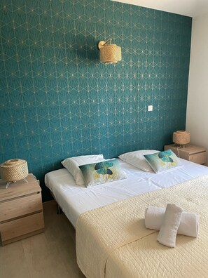 5 bedrooms, desk, iron/ironing board, travel crib - Villa with heated pool between Porto Vecchio and Bonifacio 10 minutes from the beaches (Figari)