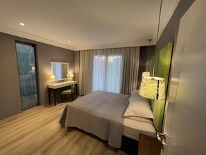3 bedrooms, in-room safe, iron/ironing board, travel crib - Stylish, Modern Villa, Airport Transfer on Arrival & Luxury Welcome Pack (Fethiye)
