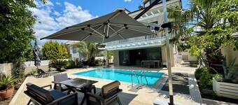 Stylish, Modern Villa, Airport Transfer on Arrival & Luxury Welcome Pack