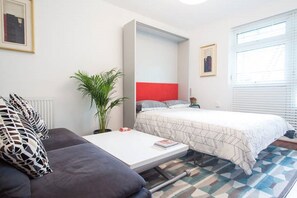 1 bedroom, desk, iron/ironing board, WiFi - Perfect location!  Next to Columbia Rd, Shoreditch (London)