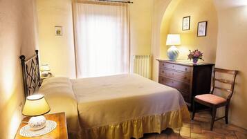 1 Schlafzimmer, BĂŒgeleisen/BĂŒgelbrett, WLAN, BettwĂ€sche