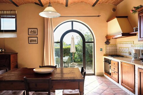 Glicini 1, holiday home with pool 30' from Florence