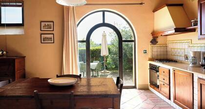 Glicini 1, holiday home with pool 30' from Florence