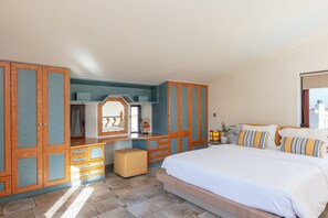 3 habitaciones, tabla de planchar con plancha y cuna de viaje 