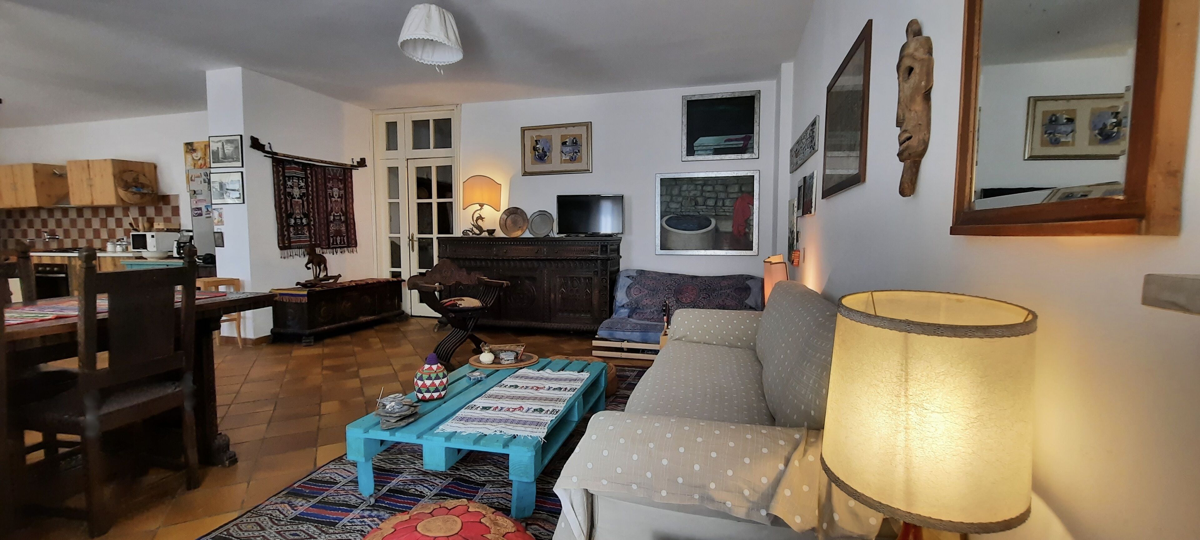 Large and cozy flat with garden