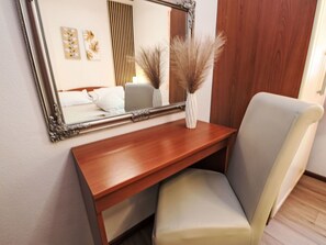2 bedrooms, travel cot, free WiFi