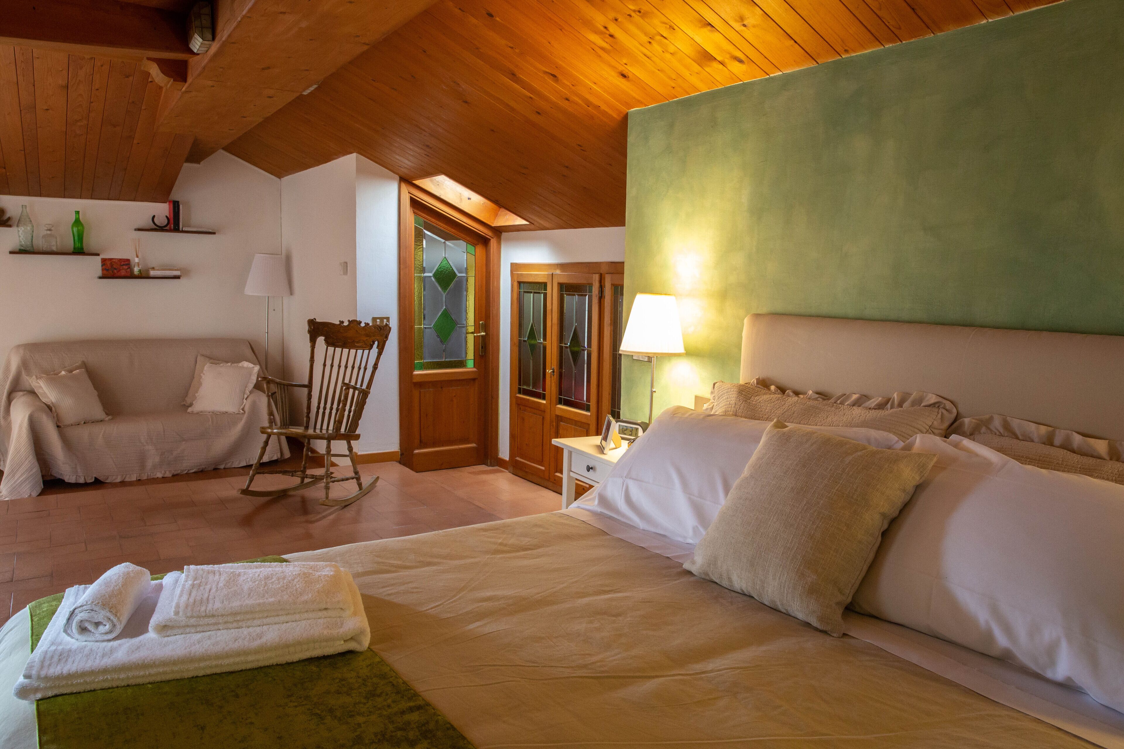 Unique roof-top apt with terrace Assisi center