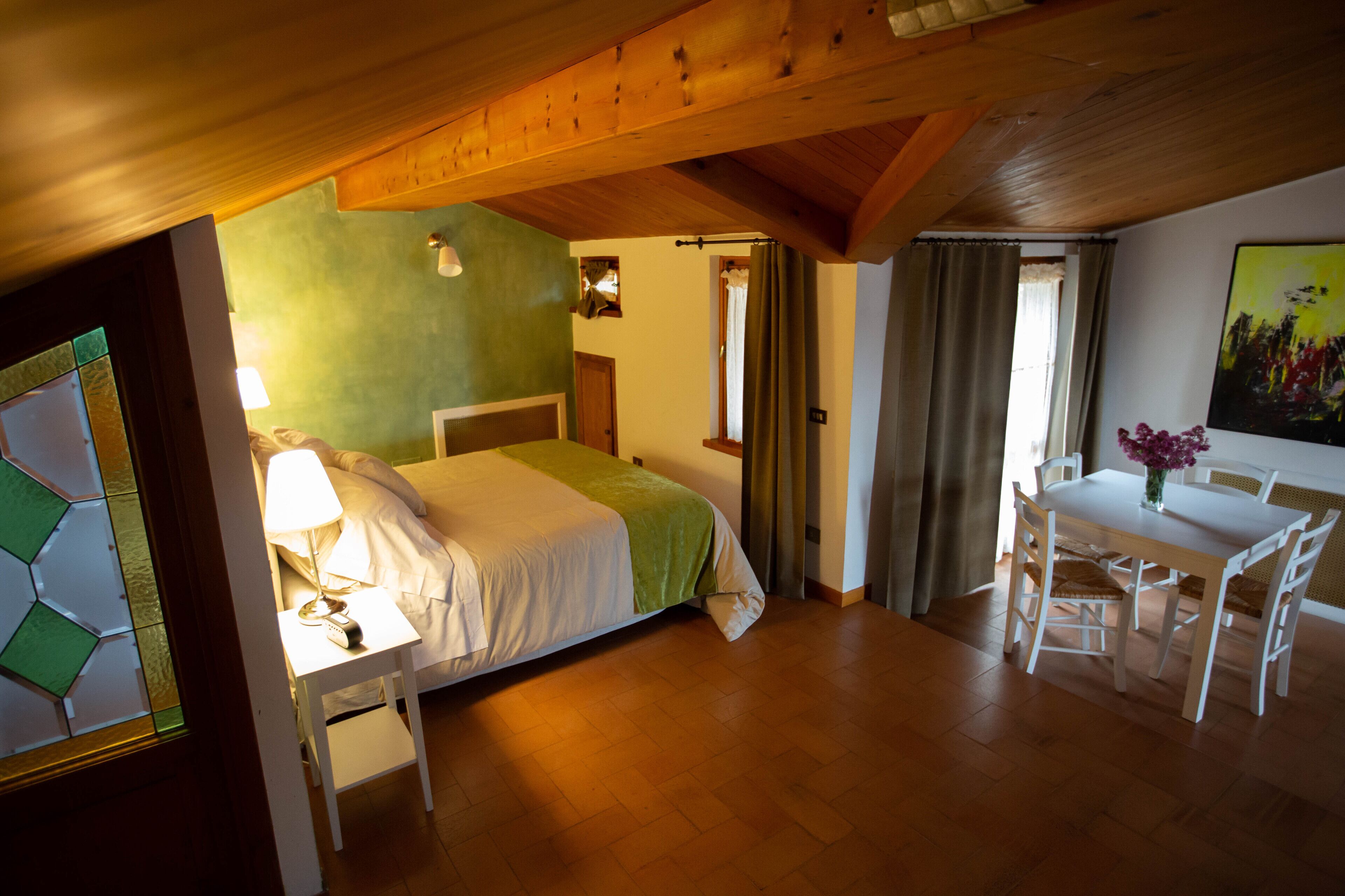 Unique roof-top apt with terrace Assisi center