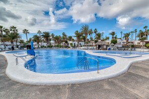 Piscine extérieure, piscine chauffée