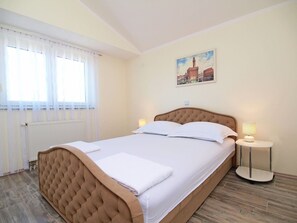 2 Schlafzimmer, Reisekinderbett, kostenloses WLAN