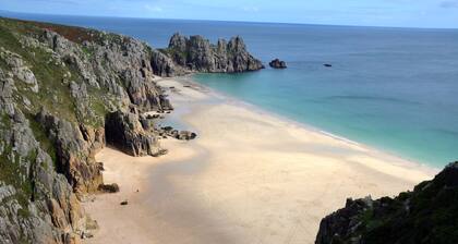 Delightful quiet space, very close to the town & promenade.
