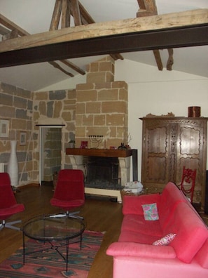 TV, table football - 2 Gites Houses with 2 heated pools for rent together or separately (Gradignan)