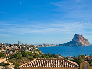 Beach/ocean view - Nice apartment for 6 guests with pool, WIFI, A/C, TV and terrace (Calpe)