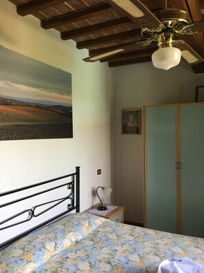 2 bedrooms, iron/ironing board, travel cot, free WiFi - Agriturismo Lo Strettoio - Apartment Leccio (Castelbuono Berardenga)