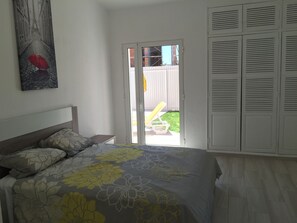 4 makuuhuonetta, silitysrauta/-lauta, vauvan matkasänky, ilmainen Wi-Fi