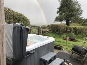 Bañera de hidromasaje al aire libre
