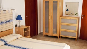 2 habitaciones, tabla de planchar con plancha y cuna de viaje