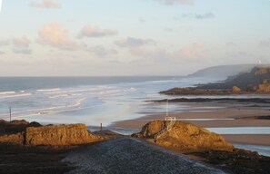 On the beach - Beach House. Great house. Great location  (Bude)