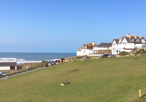 Beach House. Great house. Great location 