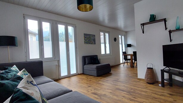 Smart TV, books - Stylish new apartment located 3 mins walk from Interlaken West station. (Interlaken)