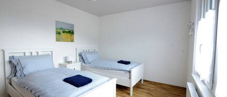 3 chambres, fer et planche à repasser, lit parapluie, Wi-Fi gratuit