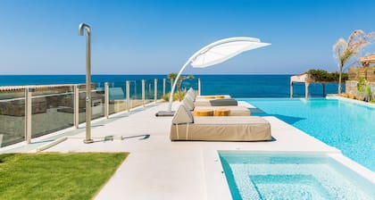 La Casa di Mare, Luxury Beach Front Villa with Private Pool, Whirlpools & Sauna