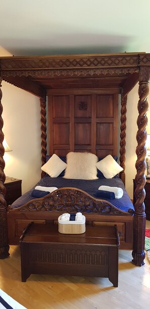 3 bedrooms, desk, iron/ironing board, travel crib - Traditional stradbally country cottage in village location close to beach (Stradbally)