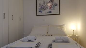 1 bedroom, in-room safe, iron/ironing board, travel cot