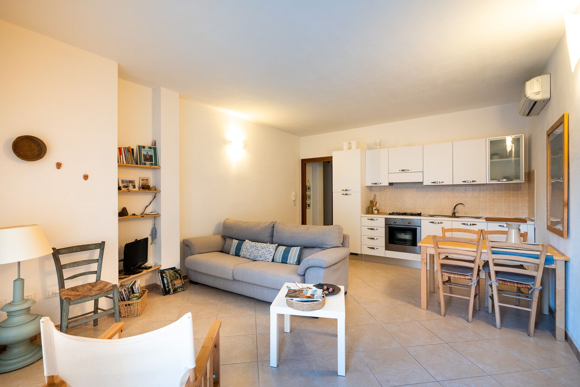 Riola Sardo: New Riola Sardo Apartment