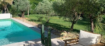 Veldig stort 200m2 våningshus med privat basseng for 8 personer, 20 mm fra Aix / Provence