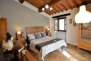 4 chambres, fer et planche à repasser, lit parapluie, Wi-Fi gratuit