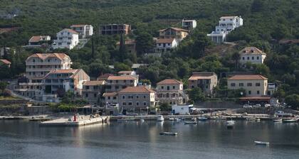 Vila Nada - Stunning 4 Bed Villa with private pool & superb sea views