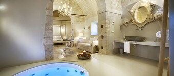 Wonderful Charming Villa with pool in the suggestive countryside near the sea,