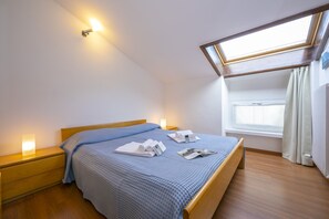 1 quarto, Wi-Fi de cortesia, roupa de cama