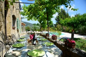 Outdoor dining