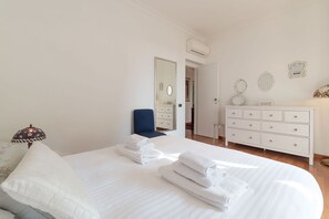 2 bedrooms, iron/ironing board, WiFi, bed sheets - Charming Apartment with Terrace in San Giovanni (Roma)