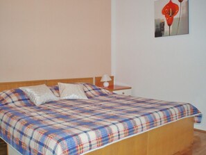 2 bedrooms, Internet, bed sheets
