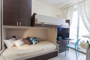 1 habitación, tabla de planchar con plancha, wifi y ropa de cama 