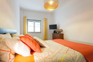 1 bedroom, desk, iron/ironing board, WiFi