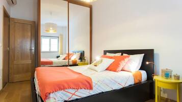 1 bedroom, desk, iron/ironing board, WiFi